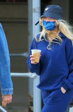 Pregnant ELSA HOSK and Tom Daly Out for Coffee in New York 11/10/2020