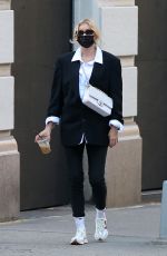 Pregnant ELSA HOSK Out and About in New York 11/08/2020