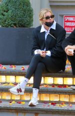 Pregnant ELSA HOSK Out and About in New York 11/08/2020