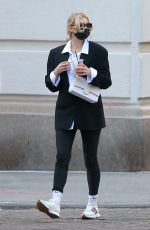 Pregnant ELSA HOSK Out and About in New York 11/08/2020
