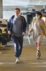 Pregnant EMILY RATAJKOWSKI Out in Los Angeles 11/26/2020