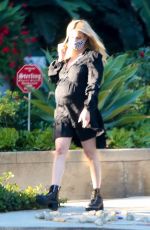 Pregnant EMMA ROBERTS Leaves a Friend