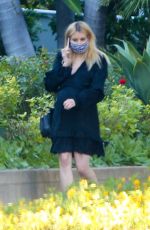 Pregnant EMMA ROBERTS Leaves a Friend