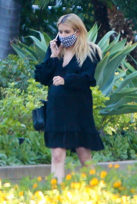 Pregnant EMMA ROBERTS Leaves a Friend
