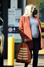 Pregnant EMMA ROBERTS Out on Tthanksgiving Day in Los Angeles 11/25/2020
