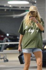Pregnant JESSICA HART Out Shopping in Los Angeles 11/08/2020