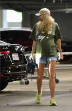 Pregnant JESSICA HART Out Shopping in Los Angeles 11/08/2020