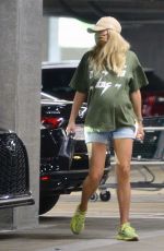 Pregnant JESSICA HART Out Shopping in Los Angeles 11/08/2020