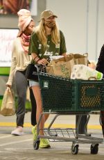 Pregnant JESSICA HART Out Shopping in Los Angeles 11/08/2020