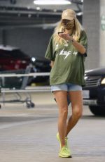 Pregnant JESSICA HART Out Shopping in Los Angeles 11/08/2020