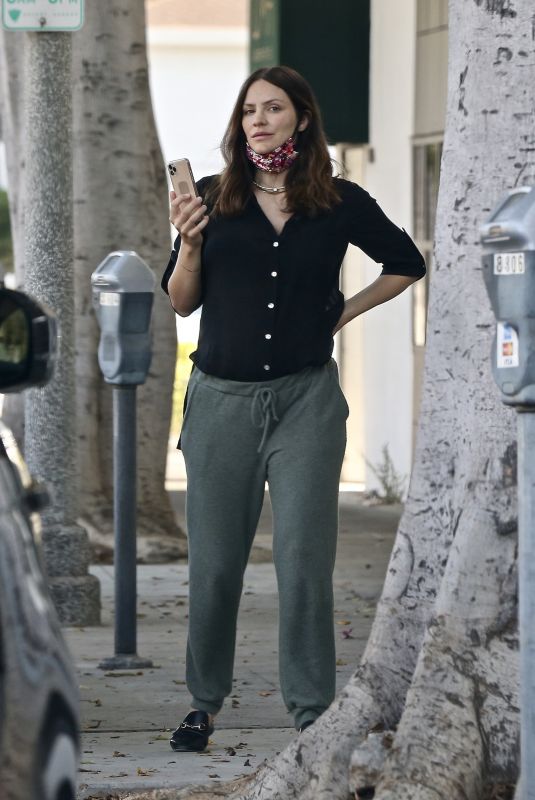 Pregnant KATHARINE MCPHEE at a Hair Salon in Los Angeles 11/21/2020