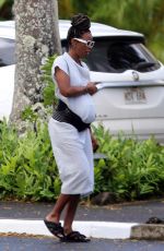 Pregnant KELLY ROWLAND Out in Hawaii 11/12/2020