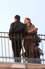 REBECCA FERGUSON and Tom Cruise on the Set Mission: Imposible 7 in Venice 11/10/2020