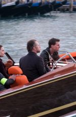 REBECCA FERGUSON and Tom Cruise on the Set Mission: Imposible 7 in Venice 11/12/2020