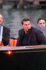 REBECCA FERGUSON and Tom Cruise on the Set Mission: Imposible 7 in Venice 11/12/2020