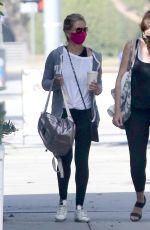 SARAH MICHELLE GELLAR at Blue Bottle Coffee in Brentwood 11/18/2020