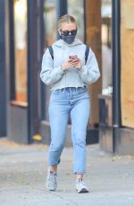 SCARLETT JOHANSSON Shows Her Wedding Ring Out in New York 11/09/2020