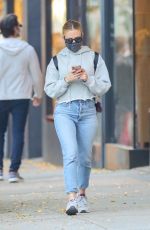 SCARLETT JOHANSSON Shows Her Wedding Ring Out in New York 11/09/2020