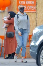 SCARLETT JOHANSSON Shows Her Wedding Ring Out in New York 11/09/2020