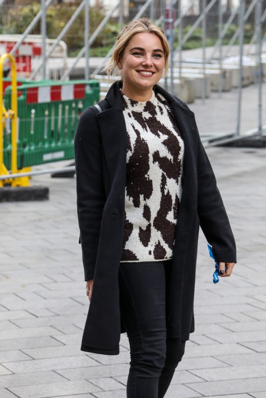SIAN WELBY Leaves Global Radio Studios in London 11/10/2020