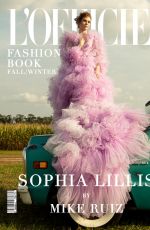 SOPHIA LILLIS in L