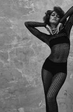 ZENDAYA in Essence Magazine, November/December 2020