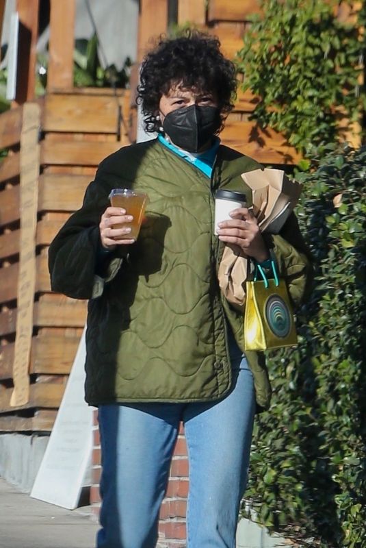 ALIA SHAWKAT Picks Up Her lLunch to-go in Los Feliz 12/14/2020