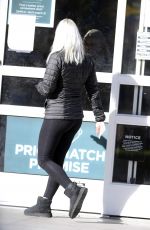 ARIEL WINTER Shopping at Bed Bath & Beyond in Los Angeles 12/14/2020