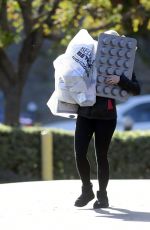 ARIEL WINTER Shopping at Bed Bath & Beyond in Los Angeles 12/14/2020