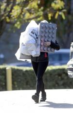 ARIEL WINTER Shopping at Bed Bath & Beyond in Los Angeles 12/14/2020