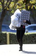 ARIEL WINTER Shopping at Bed Bath & Beyond in Los Angeles 12/14/2020