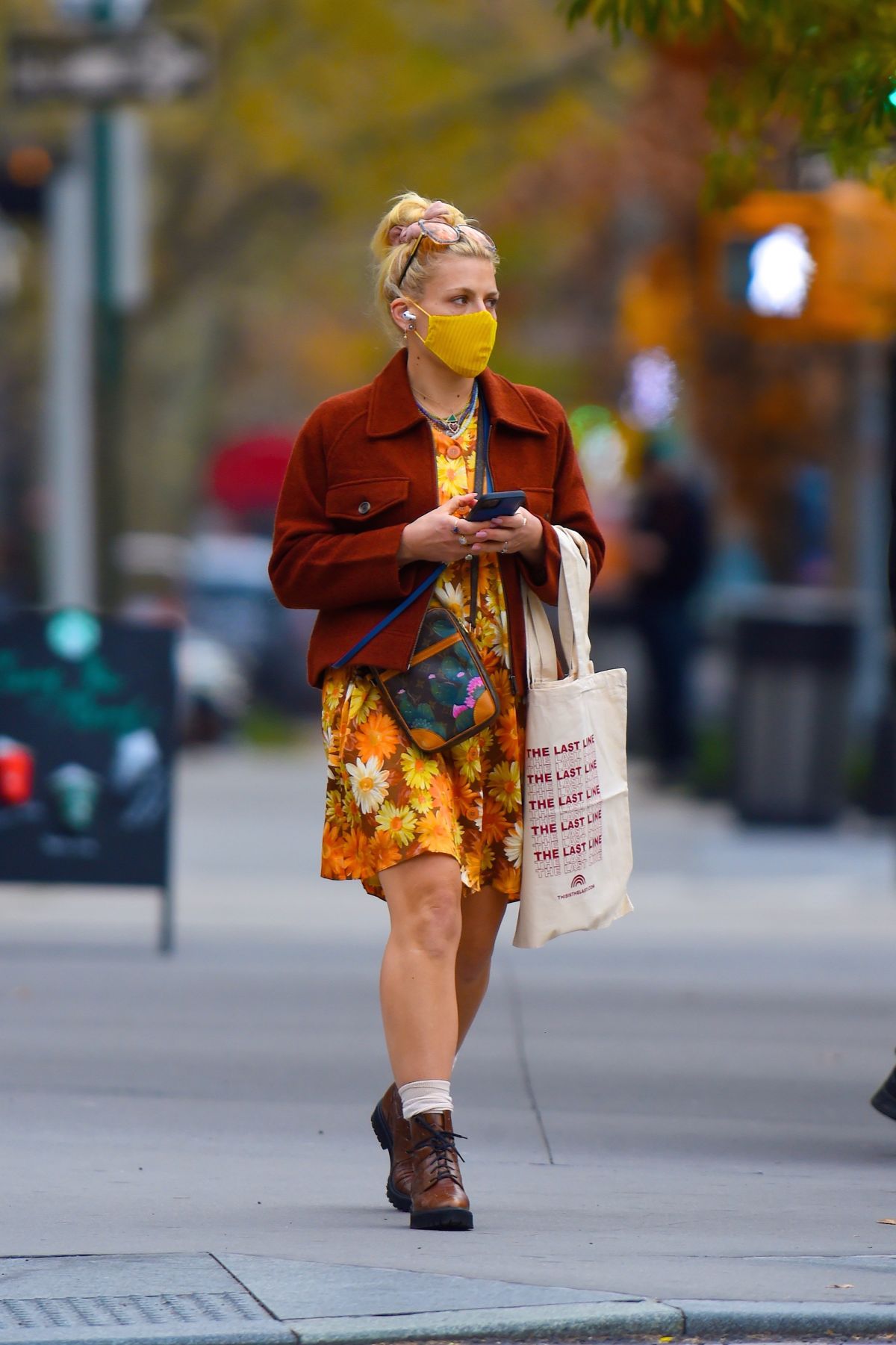 busy-philipps-out-in-new-york-12-02-2020-2.jpg
