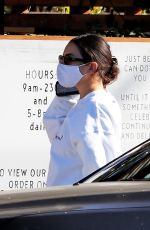 CHARLI XCX Pick Up Her Lunch to go in Los Feliz 12/19/2020