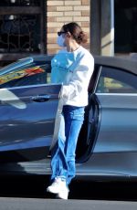 CHARLI XCX Pick Up Her Lunch to go in Los Feliz 12/19/2020