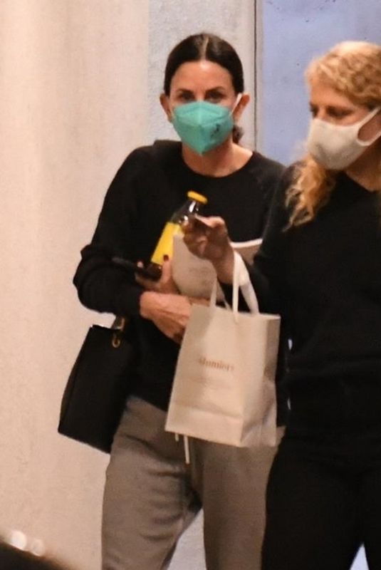 COURTENEY COX Leaves a Medical Building in Beverly Hills 12/18/2020