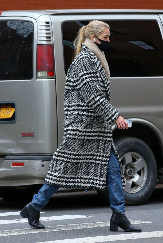 DAPHNE GROENEVELD Out for Lunch in New York 12/02/2020