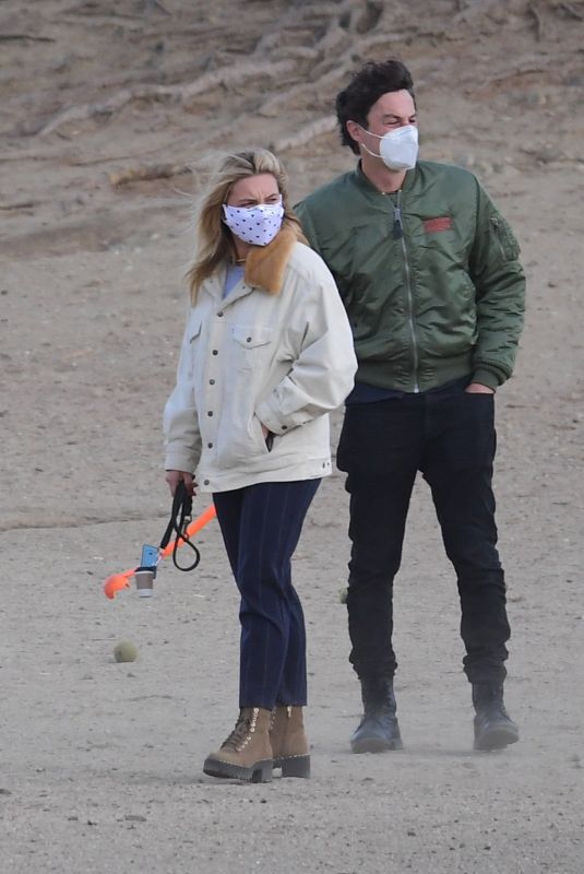 FLORENCE PUGH and Zach Braff Out at a Dog Park in Los Angeles 12/14/2020