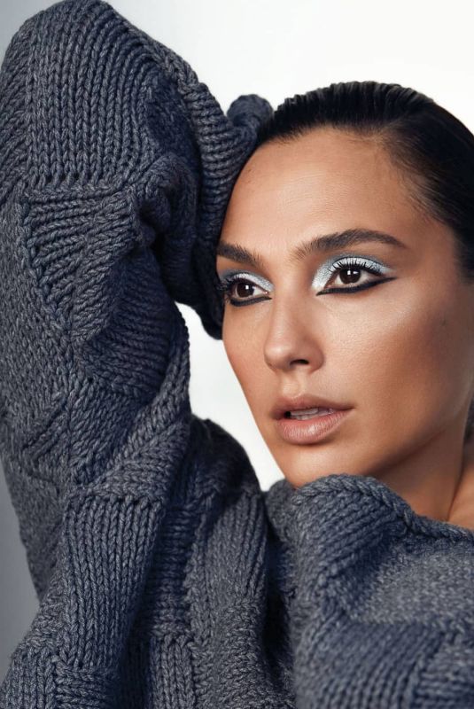 GAL GDOT for Revlon, December 2020