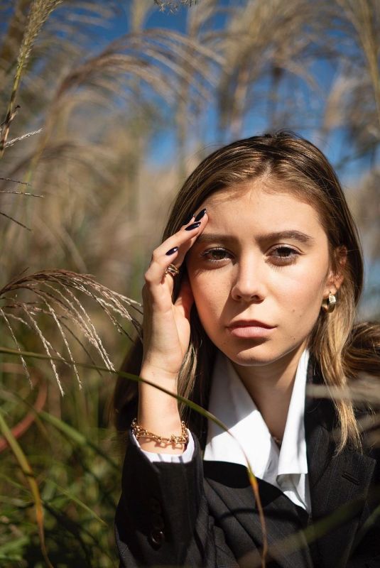 GENEVIEVE HANNELIUS for G Polish, December 2020