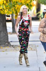 GWEN STEFANI Heading to a Studio in Santa Monica 12/09/2020