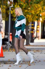 GWEN STEFANI Out and About in Pasadena 12/21/2020
