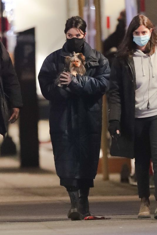 HAILEE STEINFELD Heading to the Set of Hawkeye in New York 12/09/2020