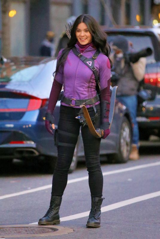 HAILEE STEINFELD on Hawkeye Set in New York 12/08/2020