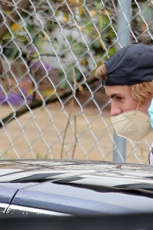 HAILEY and Justin BIEBER Out in Brentwood 12/28/2020