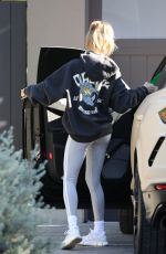 HAILEY BIEBER Heading to Yoga Class in Los Angeles 12/19/2020