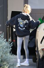 HAILEY BIEBER Heading to Yoga Class in Los Angeles 12/19/2020