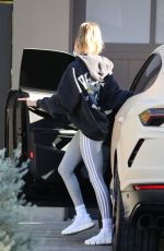 HAILEY BIEBER Heading to Yoga Class in Los Angeles 12/19/2020