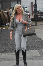 HANNAH ELIZABETH in Tights Arrives at Newborn Emporium Photo Studio in Middleton 12/13/2020