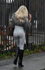 HANNAH ELIZABETH in Tights Arrives at Newborn Emporium Photo Studio in Middleton 12/13/2020