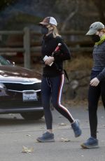 HELEN HUNT Out and About in Los Angeles 12/15/2020
